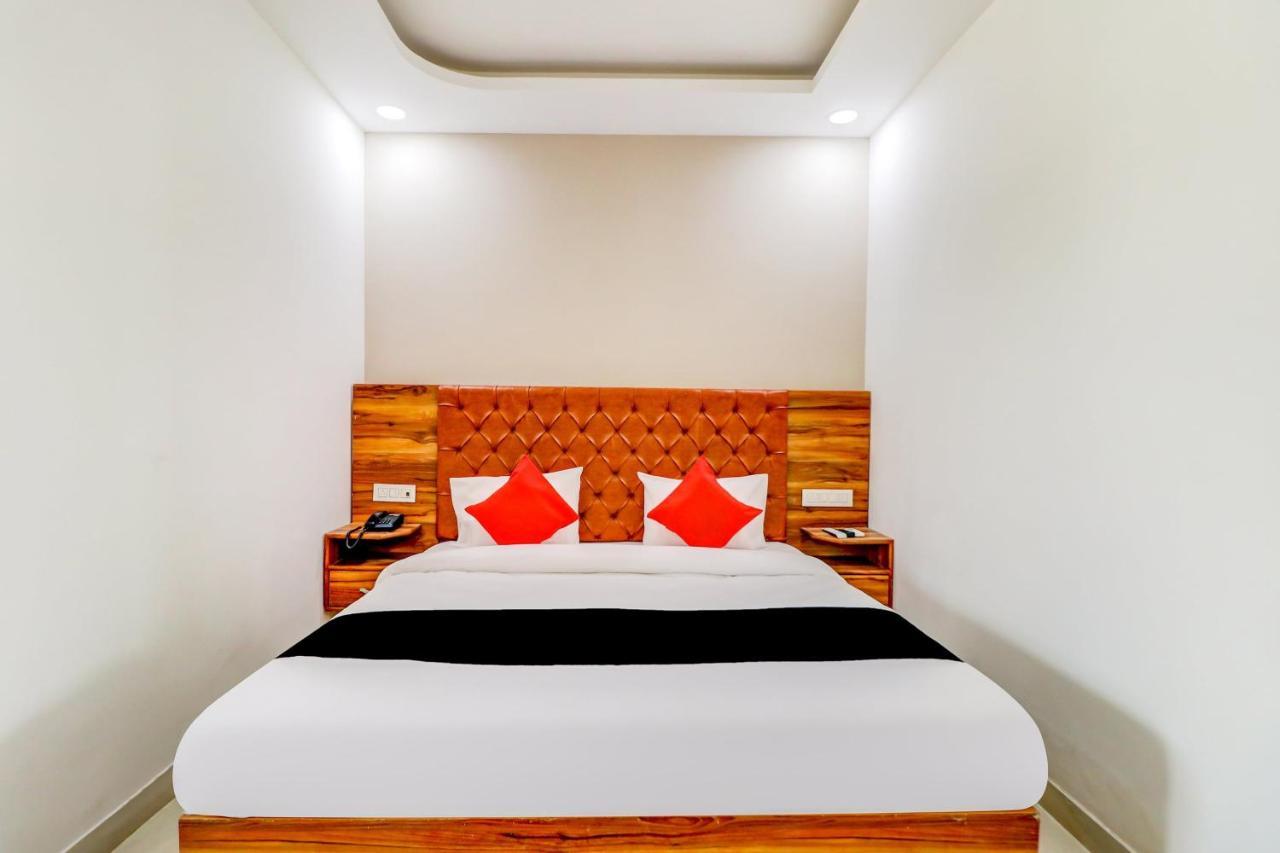Oyo Flagship 80318 Hotel Sai Plaza Near Indira Gandhi International Airport Нью-Дели Экстерьер фото