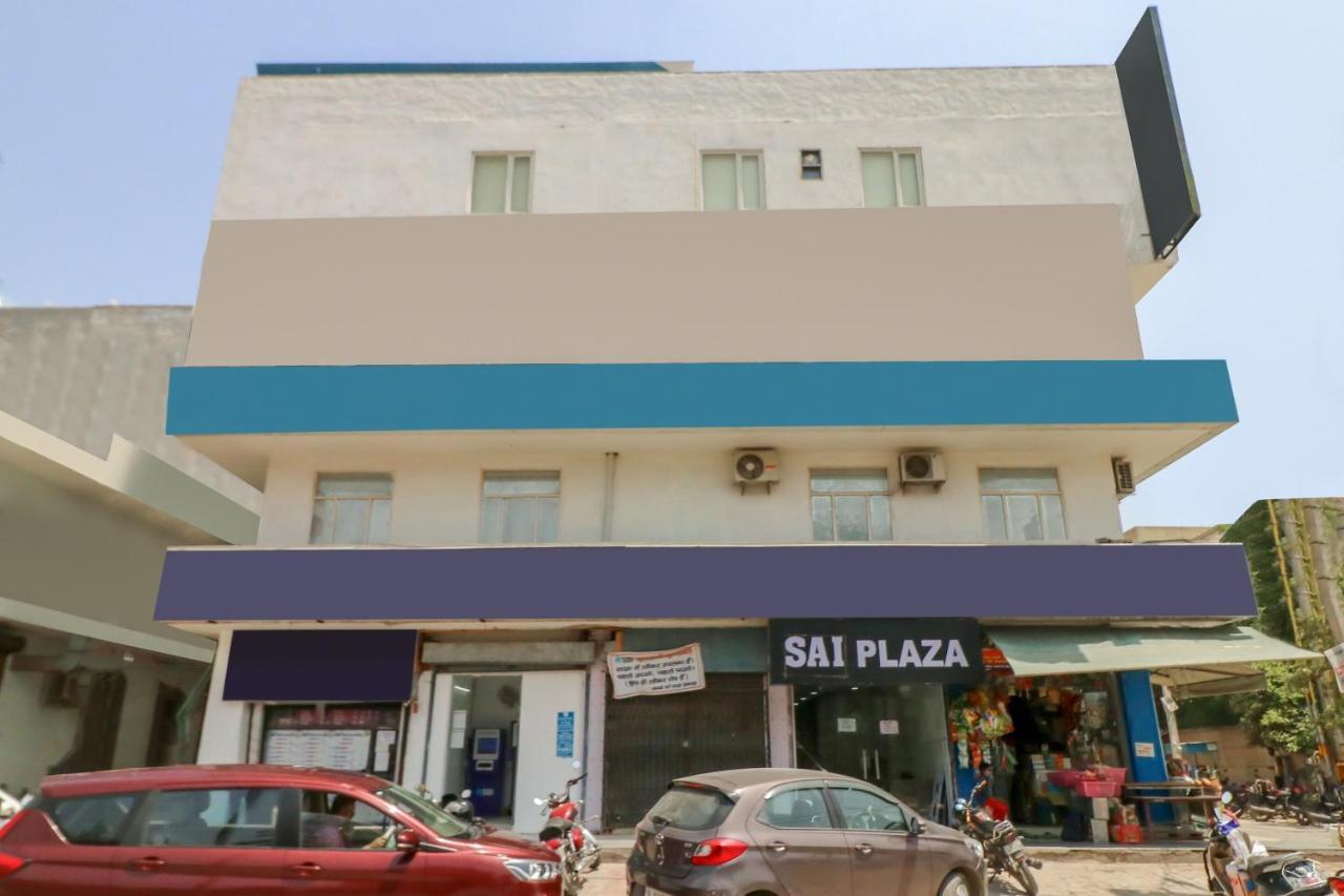 Oyo Flagship 80318 Hotel Sai Plaza Near Indira Gandhi International Airport Нью-Дели Экстерьер фото